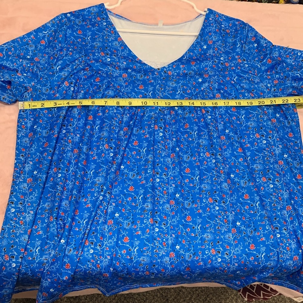 Blue Floral V-Neck Blouse - Picture 5 of 6